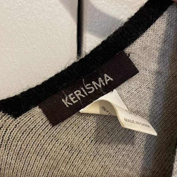 Kerisma Black and Beige Cape - Picture 2 of 3